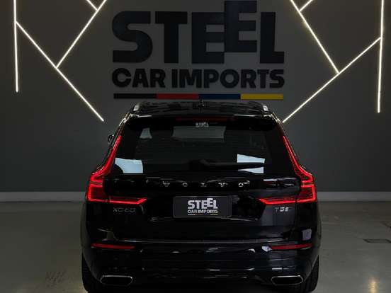 VOLVO-XC60-2018
