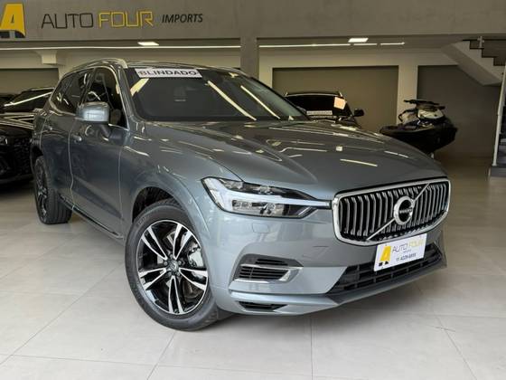VOLVO XC60 2.0 T8 HYBRID MOMENTUM AWD GEARTRONIC