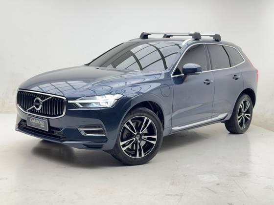 VOLVO XC60 2.0 T8 HYBRID MOMENTUM AWD GEARTRONIC