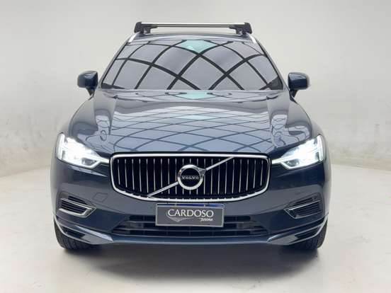 VOLVO-XC60-2020