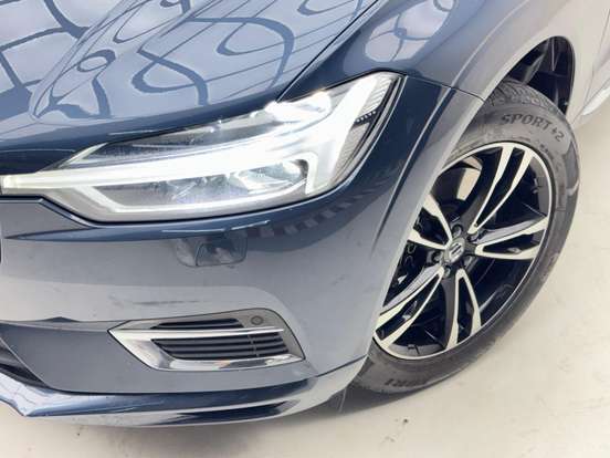VOLVO-XC60-2.0 T8 HYBRID MOMENTUM AWD GEARTRONIC VOLVO-XC60-2020
