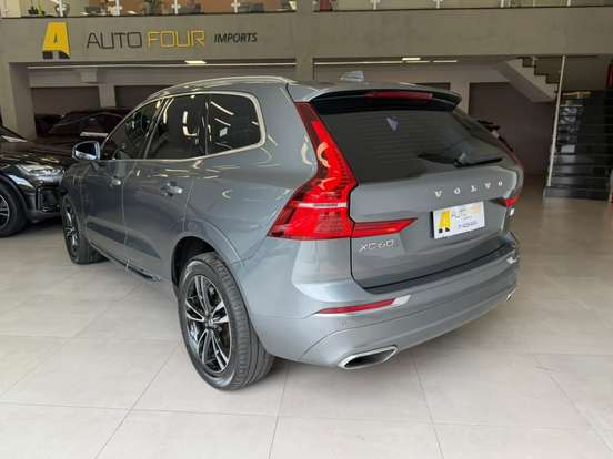 VOLVO-XC60-2021