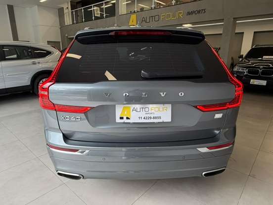VOLVO-XC60-2021