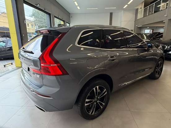 VOLVO-XC60-2021