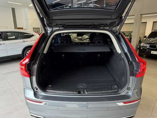 VOLVO-XC60-2021