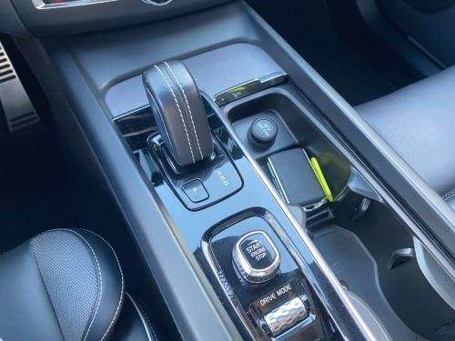 VOLVO-XC60-2019