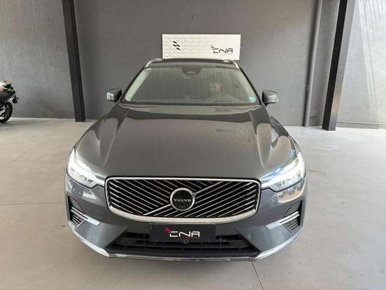 VOLVO-XC60-2025