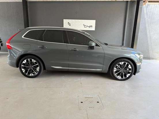 VOLVO-XC60-2025