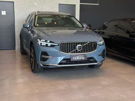 VOLVO-XC60-2023
