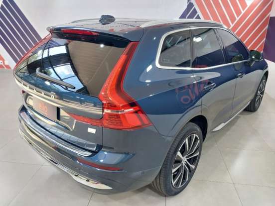 VOLVO-XC60-2023