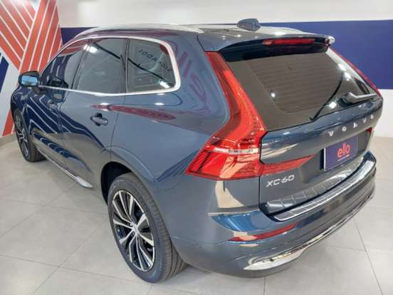VOLVO-XC60-2023