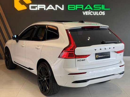 VOLVO-XC60-2022