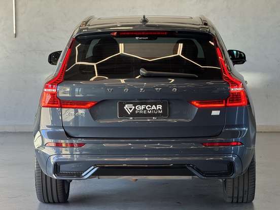 VOLVO-XC60-2023