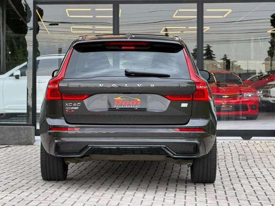 VOLVO-XC60-2023