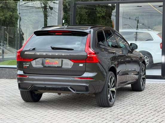 VOLVO-XC60-2023