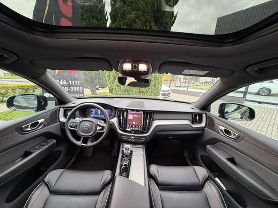 VOLVO-XC60-2023