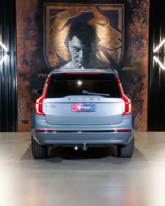VOLVO-XC90-2023