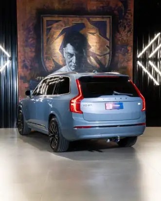 VOLVO-XC90-2023