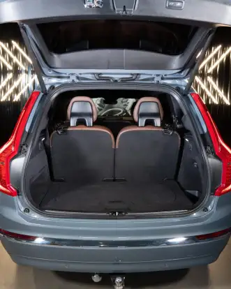 VOLVO-XC90-2023