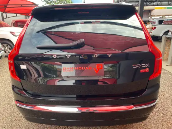 VOLVO-XC90-2023