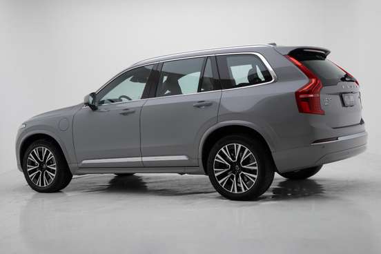VOLVO-XC90-2024