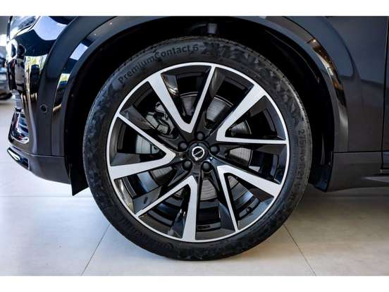 VOLVO-XC90-2022