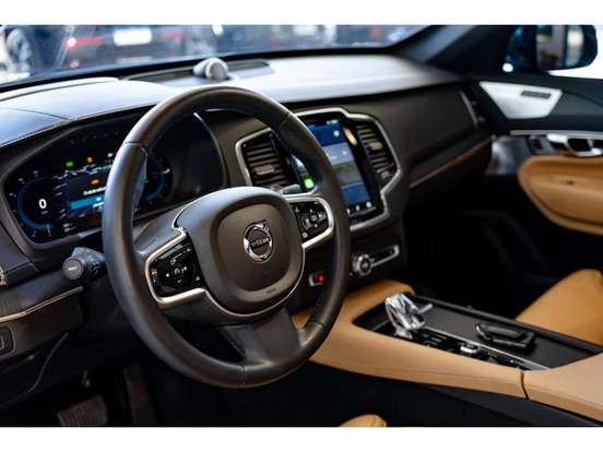 VOLVO-XC90-2022