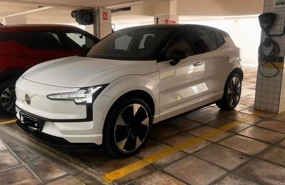 VOLVO EX30 69 KW ELÉTRICO ULTRA