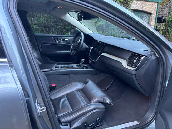 VOLVO-S60-2019