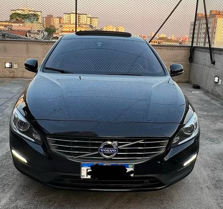 VOLVO S60 2.0 T5 MOMENTUM 16V TURBO GASOLINA 4P AUTOMÁTICO
