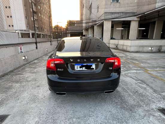 VOLVO-S60-2015