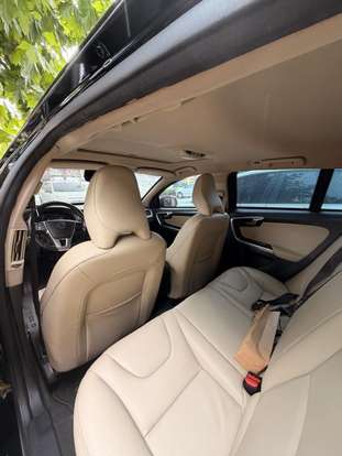 VOLVO-V60-2015