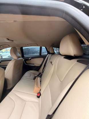 VOLVO-V60-2015