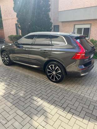 VOLVO-XC60-2022