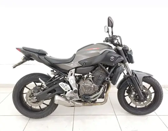 YAMAHA MT-07 