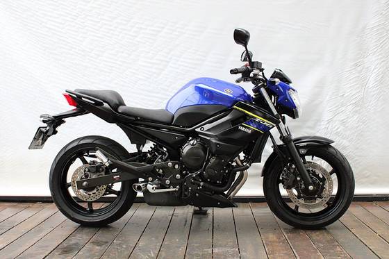 YAMAHA XJ6 N ABS 