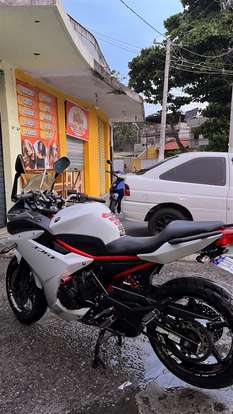 YAMAHA-XJ6 F-2013
