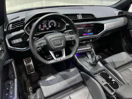 AUDI-Q3-2024
