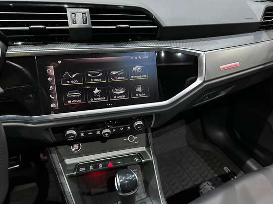 AUDI-Q3-2024