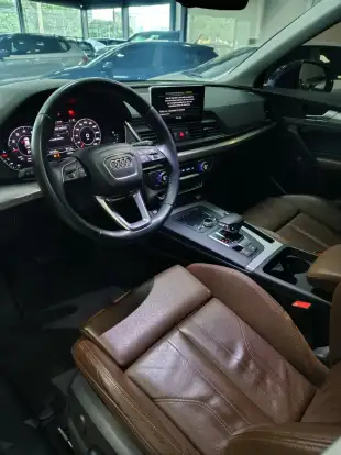 AUDI-Q5-2020