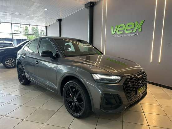 AUDI-Q5-2021