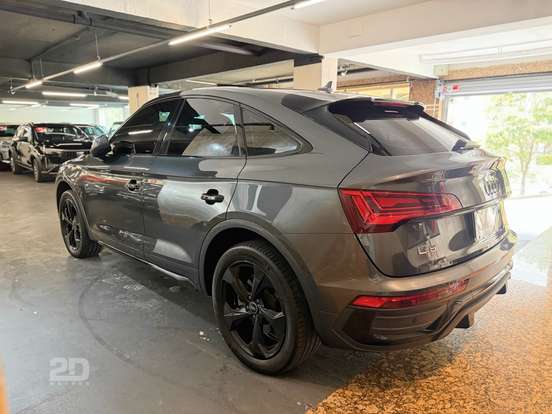 AUDI-Q5-2021