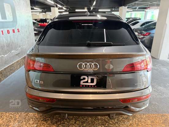 AUDI-Q5-2021