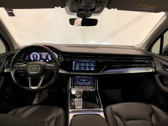 AUDI-Q7-2021
