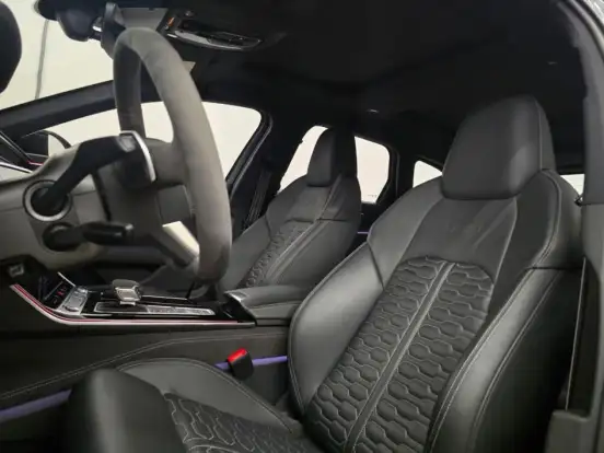 AUDI-RS6-2020