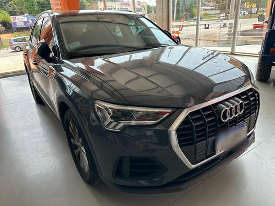 AUDI-Q3-2021