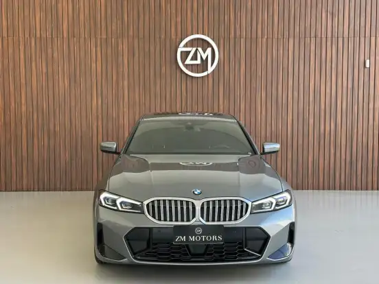 BMW-320i-2023
