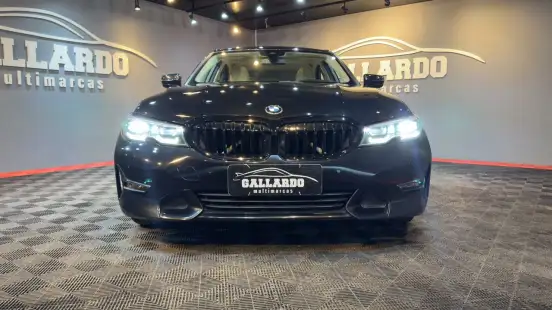 BMW-320i-2019