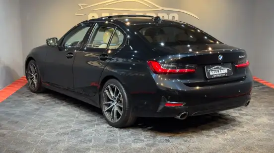 BMW-320i-2019