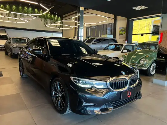 BMW-320i-2019